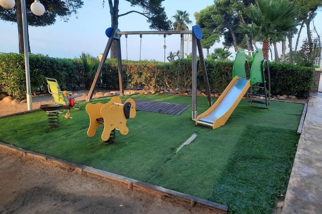 Con Piscina, En Primera Linia De Mar. Appartement Cambrils