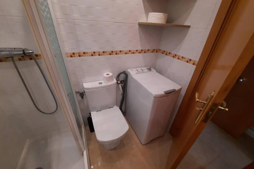 Apartment Con Piscina, En Primera Linia De Mar.